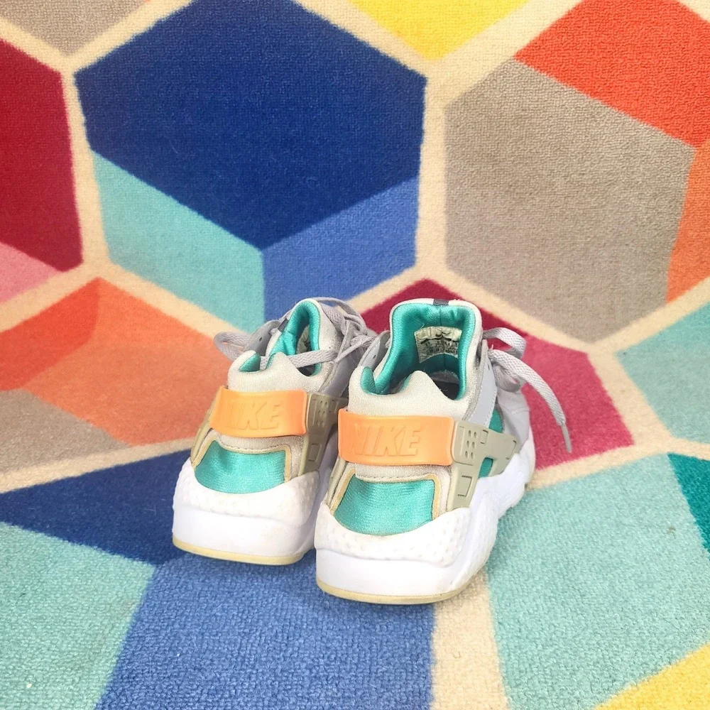 Nike Air Huarache Run Boys Size 6Y Gray‎ Green Athletic Running Shoes Sneakers